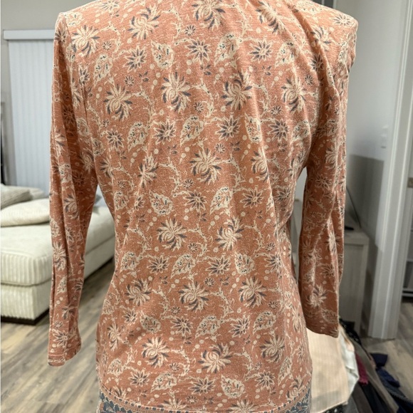 LUCKY BRAND | Vneck Patterned Peach Top Small - Picture 3 of 4